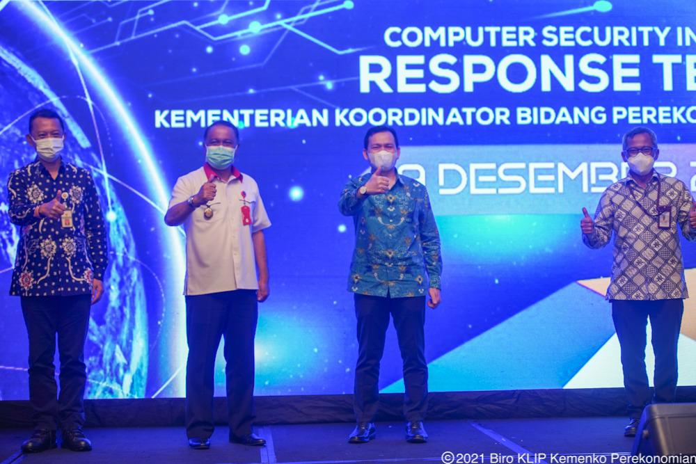 Akselerasi Transformasi Digital Dengan Pemanfaatan Teknologi Informasi ...