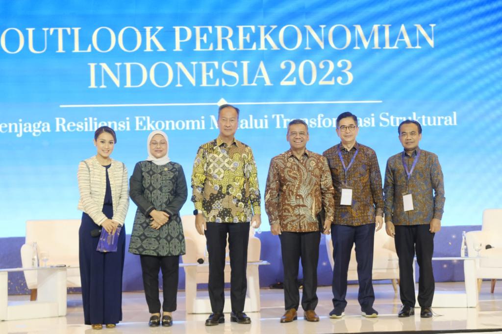 Outlook Perekonomian Indonesia 2023: The Bright Spot In Asia ...